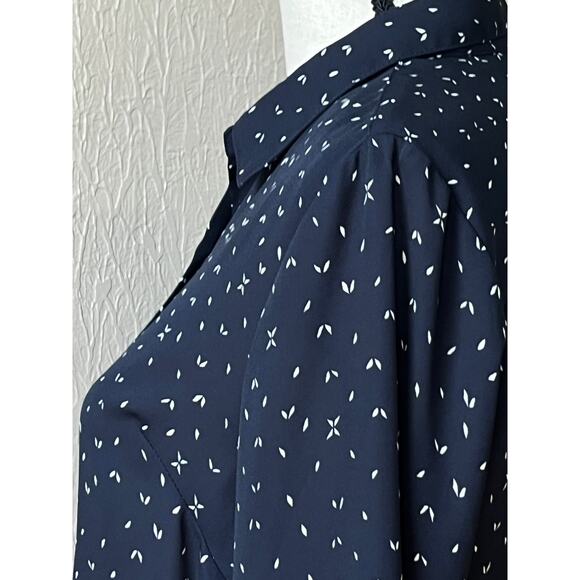 Banana Republic Classic Fit Oversized Button Up Top Drapey Abstract Blue Small - Picture 9 of 13